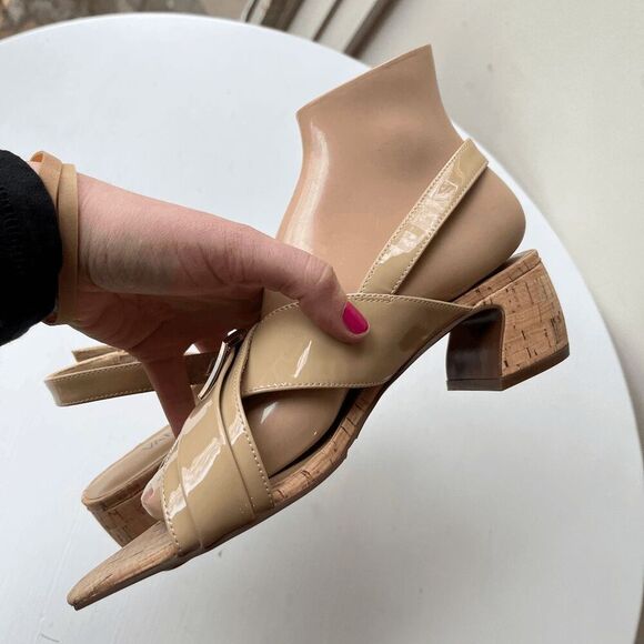 NEW! VANELi Clovis Block Patent Leather Ecru Sling Back Casual Sandals Low Hee - Picture 9 of 11